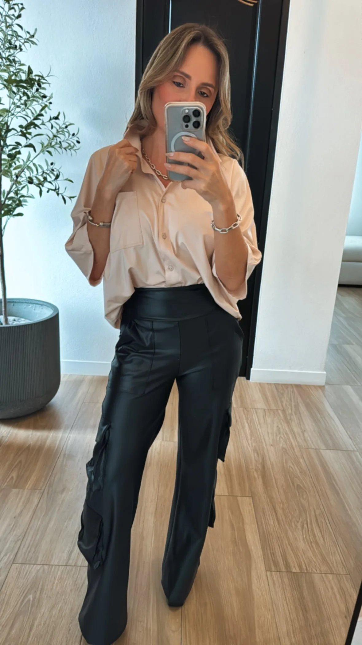 Black Glossy Cargo
