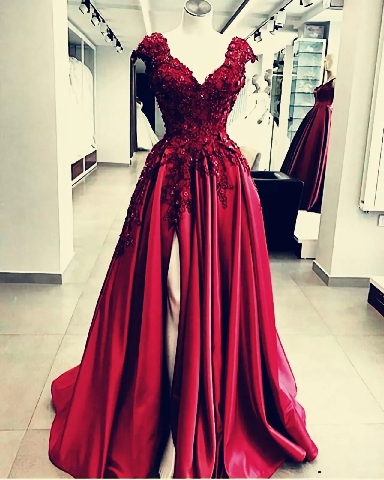 Lace Flowers Beaded Cap Sleeves V Neck Prom Dresses Split Evening Gowns